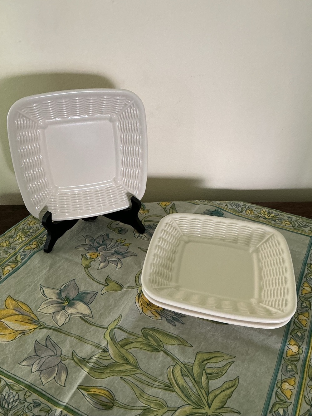 Pfaltzgraff Heirloom Square Basketweave Plates  Set of 3